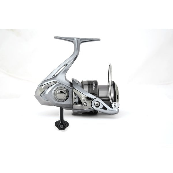 Versatile Shimano Nasci FC spinning reel for all fishing environments