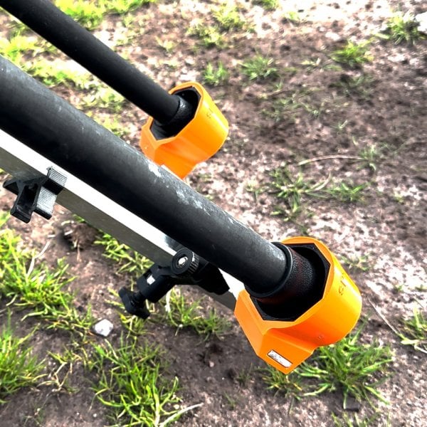 Angler using Spooligan Grippa Butts during a carp fishing session